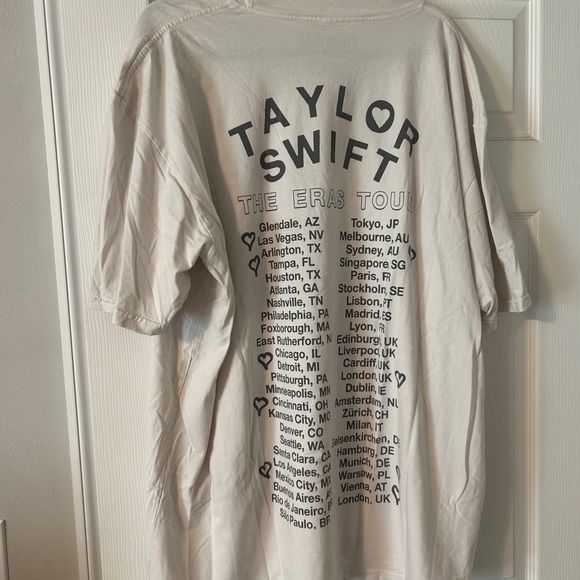 Taylor Swift The Eras Tour - White Oversized Distressed Tee - Picture 2 of 3